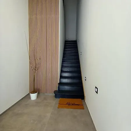 R&n Summer Breeze Apartment