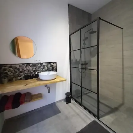 1- Summer Breeze Apartment *